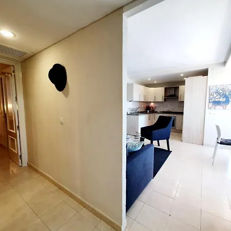 Marina Tower Апартаменти Фуенхірола